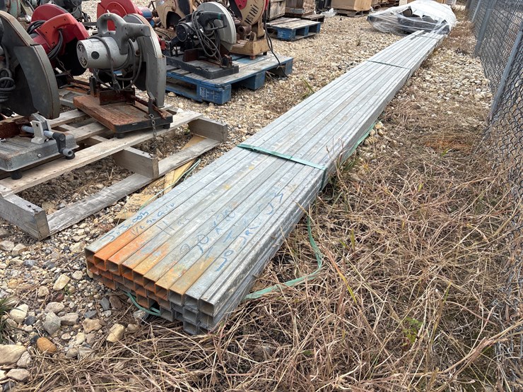 #600-•-bundle-of-12ga-1.5-x-1.5-galvanized-square-tubing-image-3