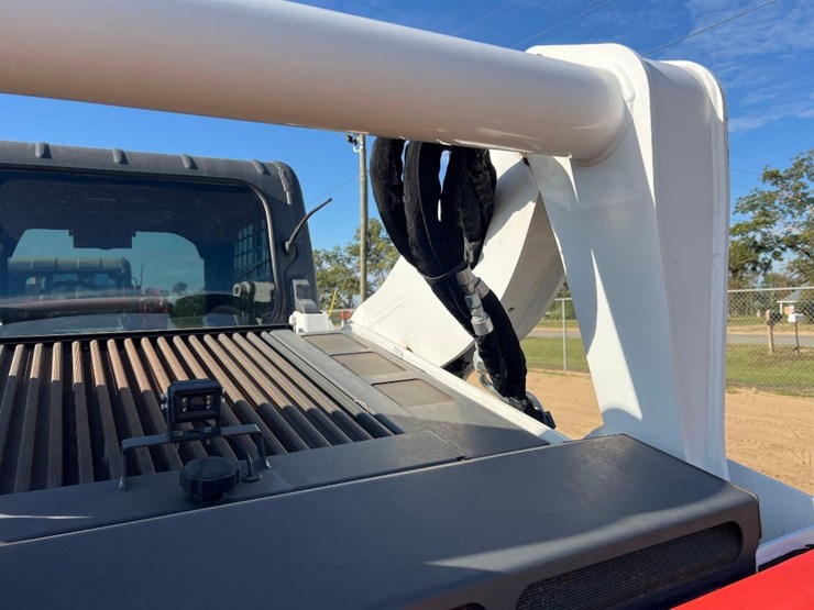 2023-bobcat-t770-image-23