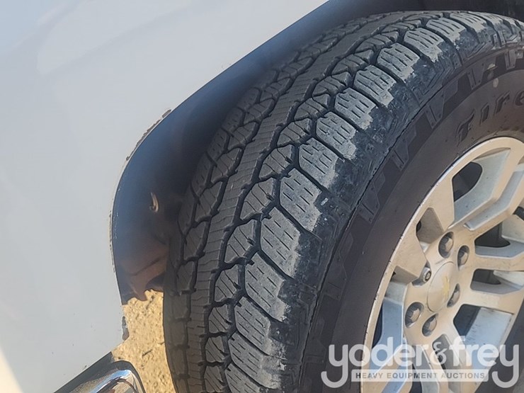 2017-chevrolet-1500-image-25