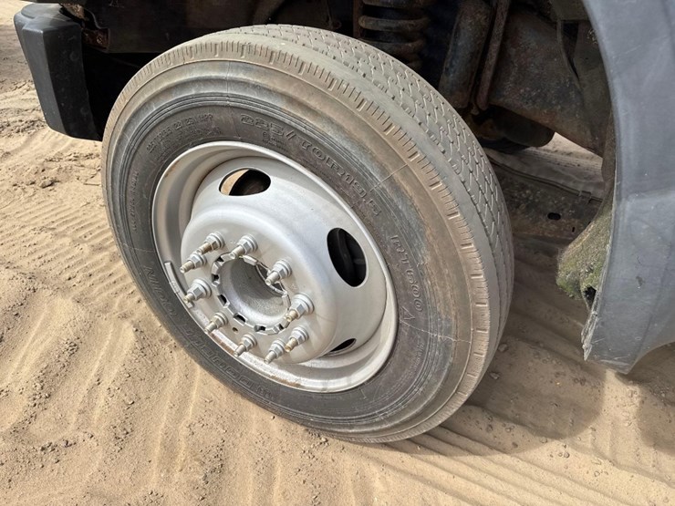 201-ford-f550-xl-image-10