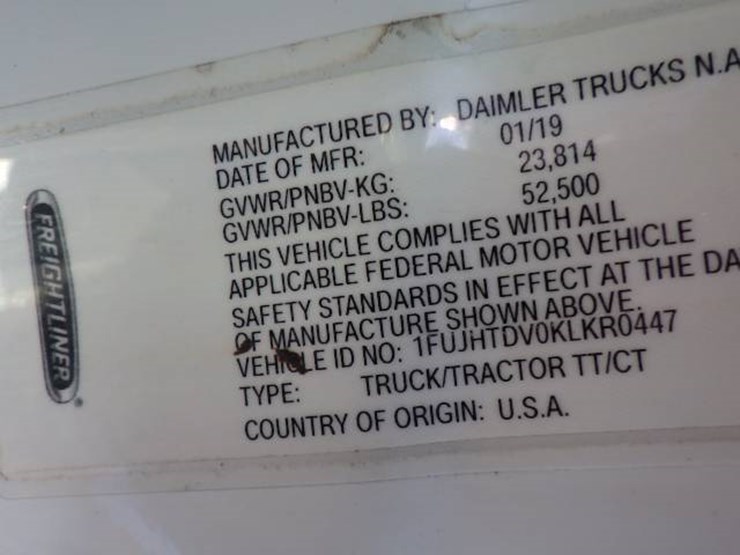 2019-freightliner-cascadia-116-image-11