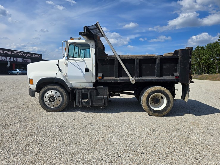 1994-ford-lta9000-image-8