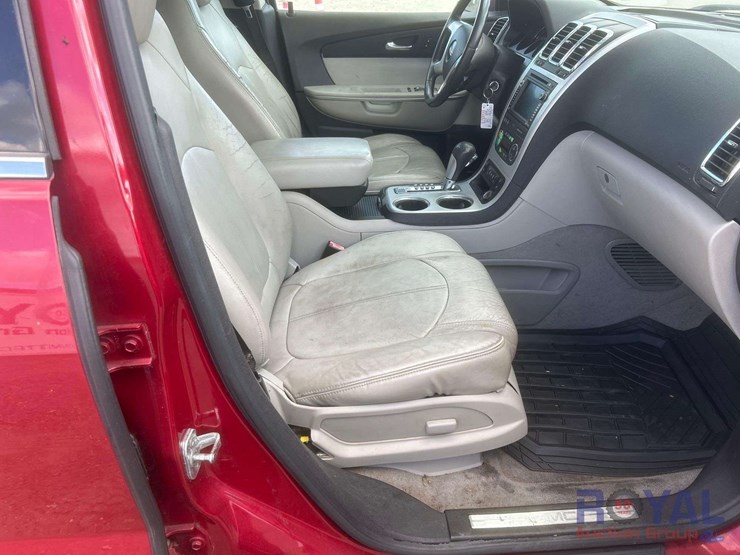 2012-gmc-acadia-suv-image-18