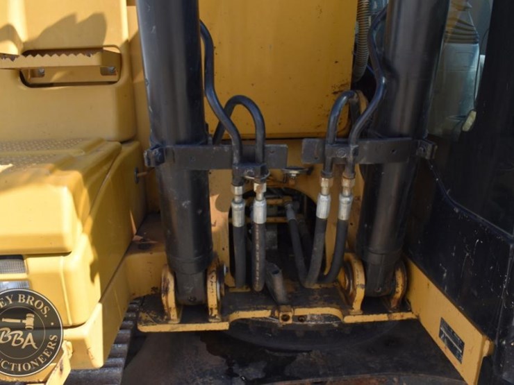 2011-caterpillar-312d-image-23