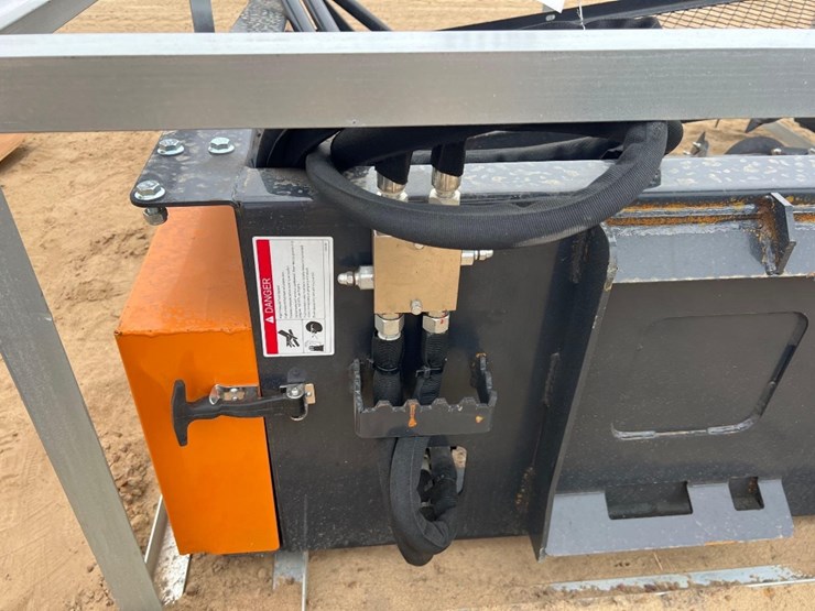 unused-landhonor-rbp-13-72w-72"-ripper-bedder-image-8