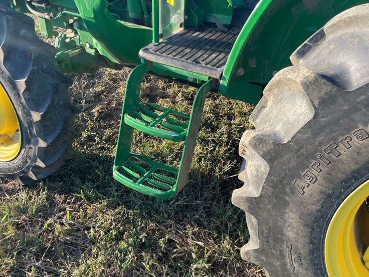 2022-john-deere-5075e-image-17