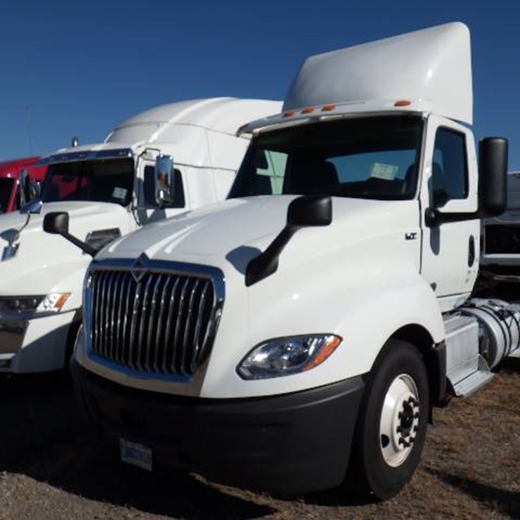 2018 INTERNATIONAL LT