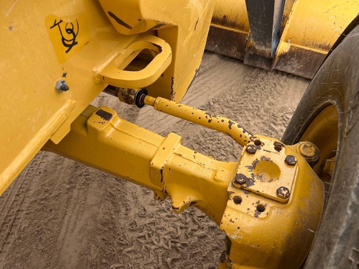 2017-deere-410l-image-24