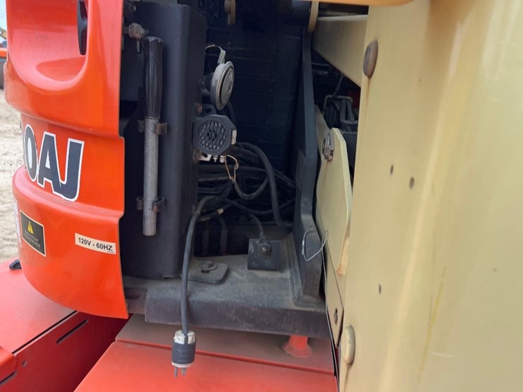 jlg-e300aj-image-13