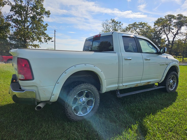 2009-dodge-ram-1500-image-16