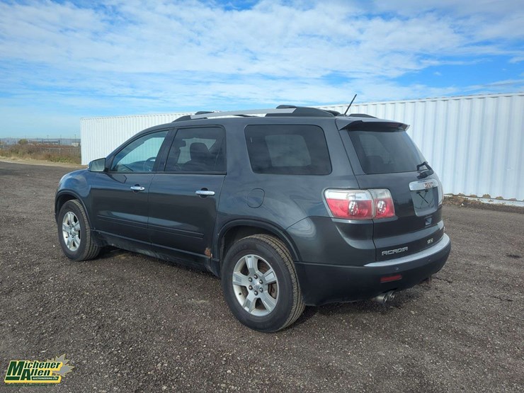 2012-gmc-acadia-image-2