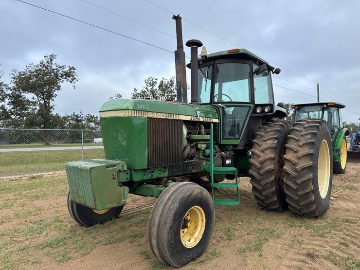 john-deere-4440-image-2
