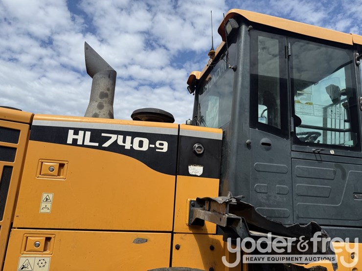 2011-hyundai-hl740-9-image-32