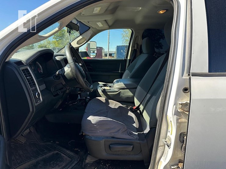2015-dodge-ram-2500-image-11