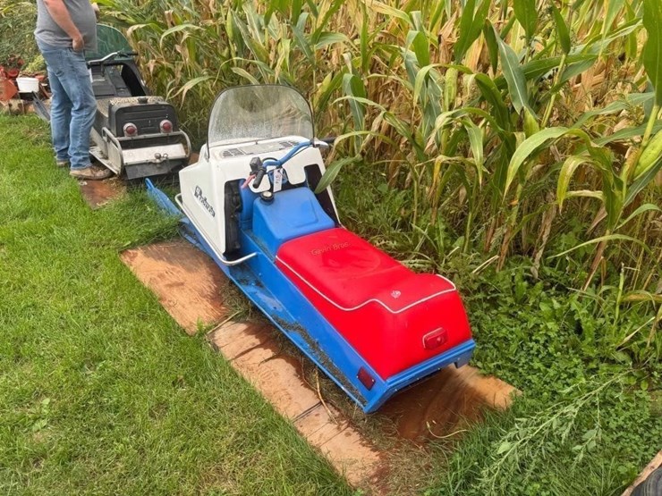 polaris-vintage-snowmobile-image-4