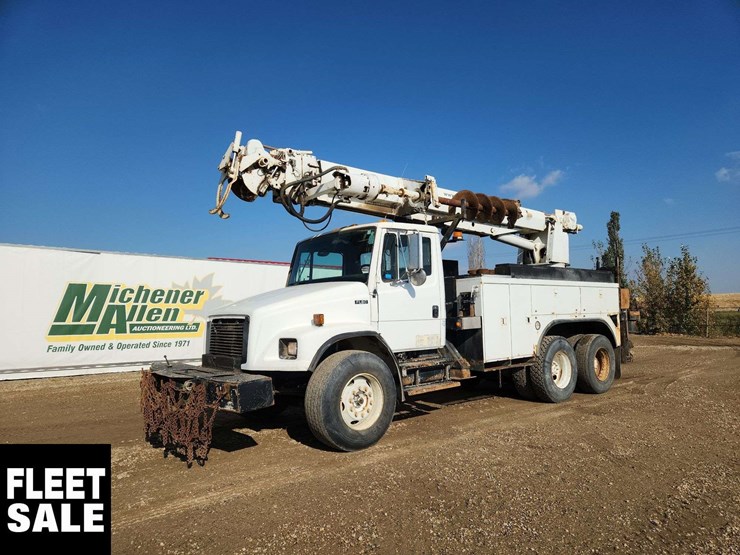 2001-freightliner-fl80-image-1