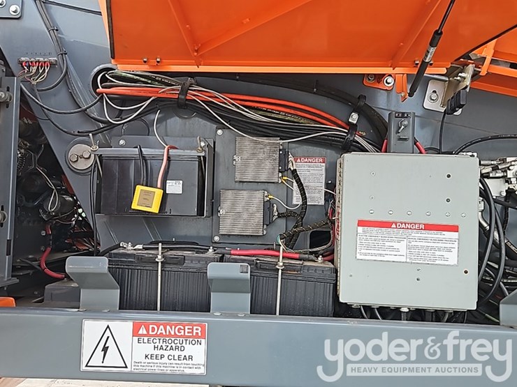 2018-kobelco-sk210-lc-dynamic-acera-image-25