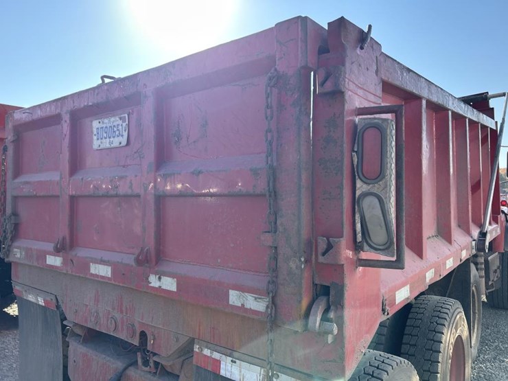 1993-mack-dm690s-image-21