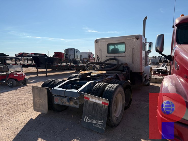 2013-peterbilt-367-image-3