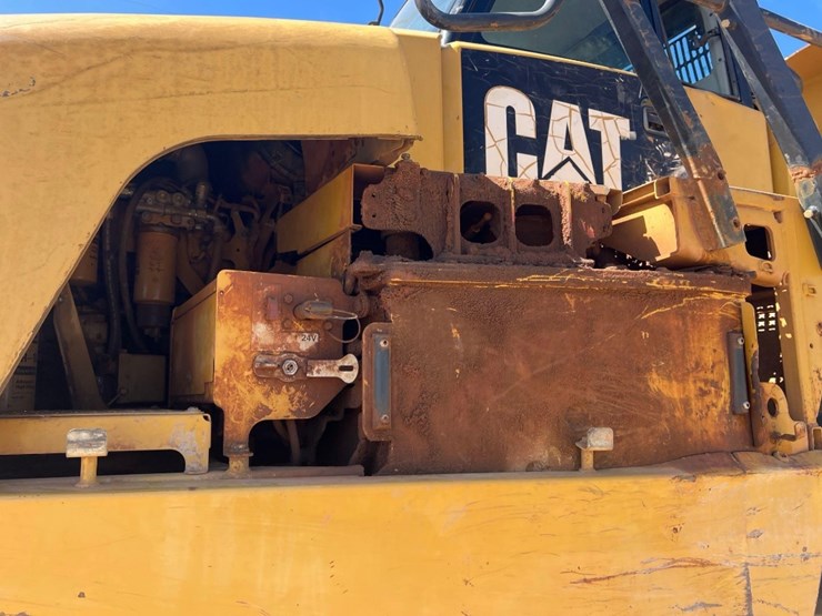 caterpillar-740b-image-12
