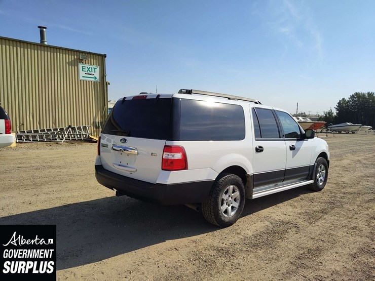 2011-ford-expedition-image-4