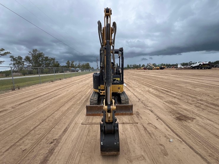 caterpillar-303-image-7