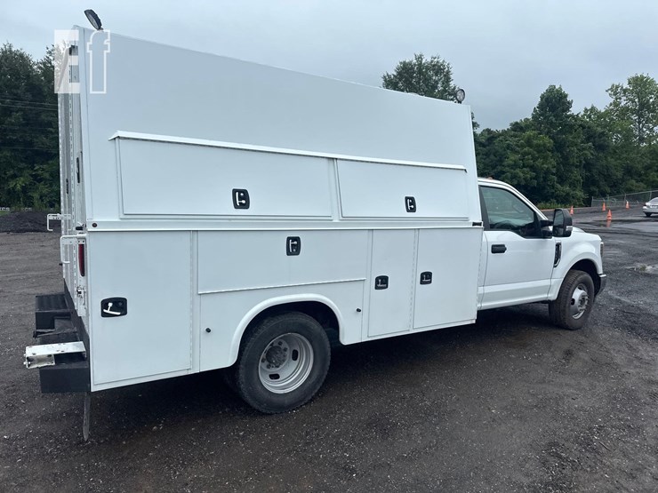 2019-ford-f350-xl-image-5