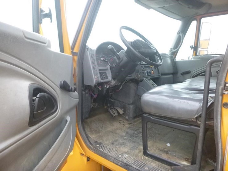2007-international-durastar-4400-image-17