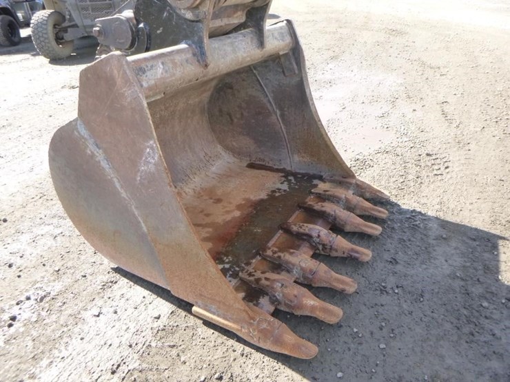 2017-kubota-kx080-image-9