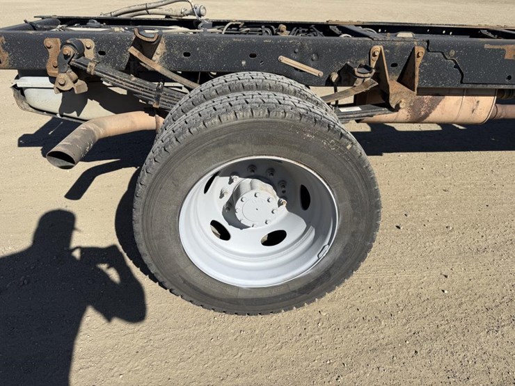 2011-ford-f450-xl-image-18