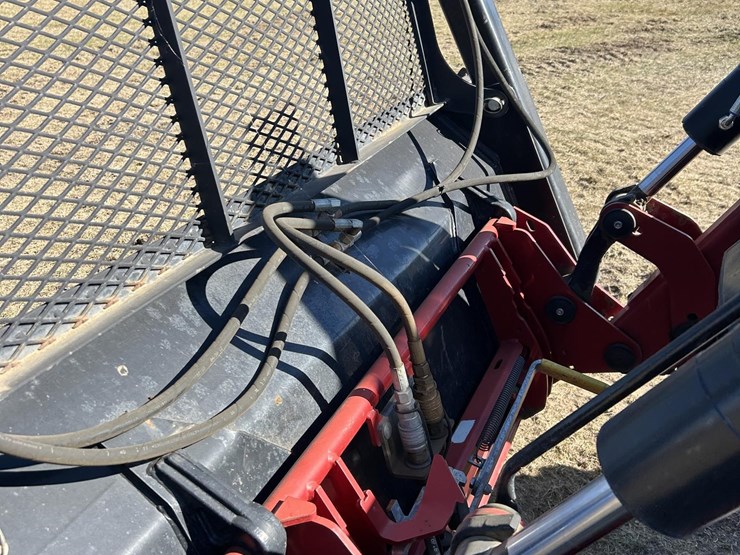 2016-case-ih-maxxum-140-image-11