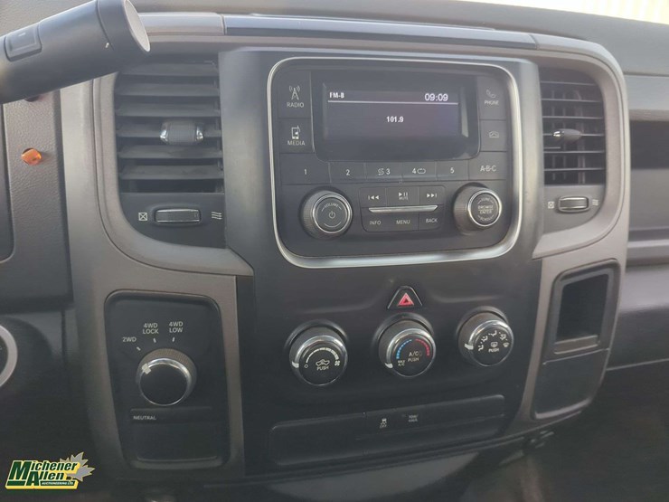 2019-ram-1500-classic-image-13