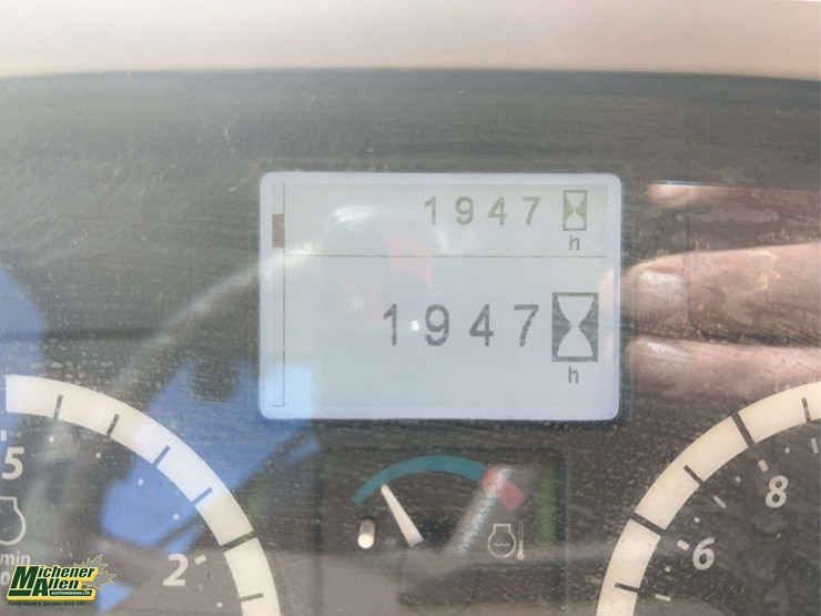 2015-john-deere-6125m-image-21