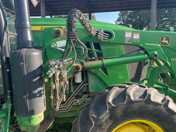 2022-john-deere-6135e-image-11