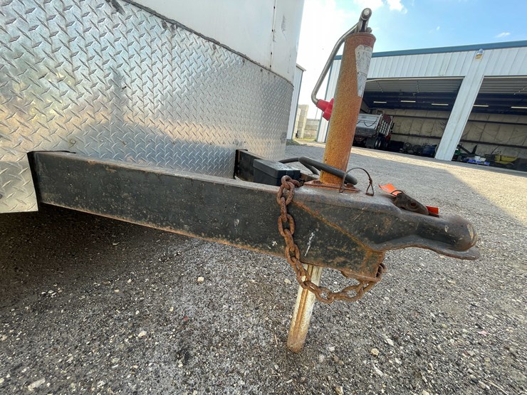 #1895-•-pace-16'-enclosed-dual-axle-trailer-(has-wi-title)-image-29