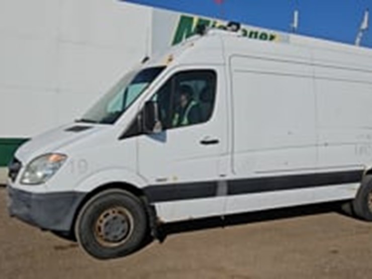 2010-mercedes-benz-sprinter-3500-image-5