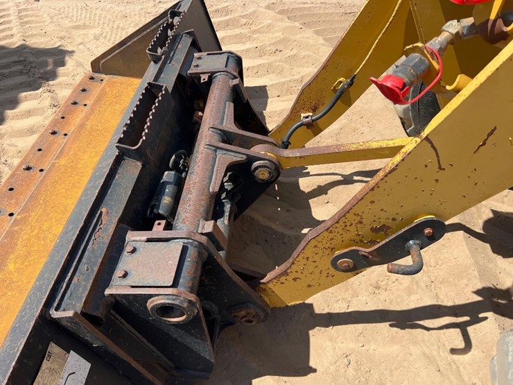 2018-caterpillar-903d-image-15