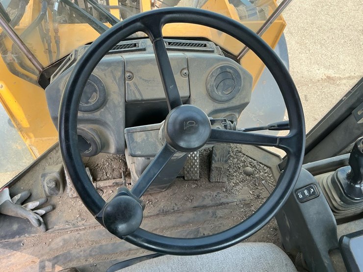 2018-deere-544k-image-57