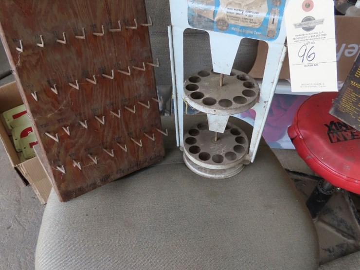 pontiac-display-rack-and-key-rack-image-1