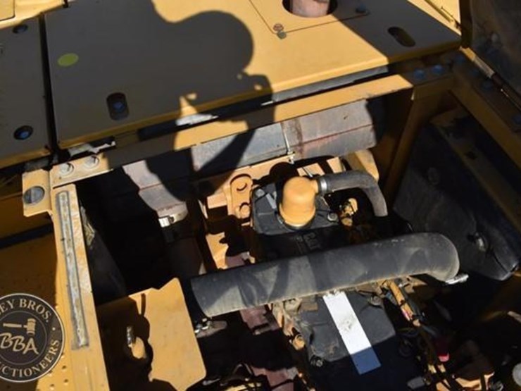 2015-caterpillar-328d-lcr-image-72