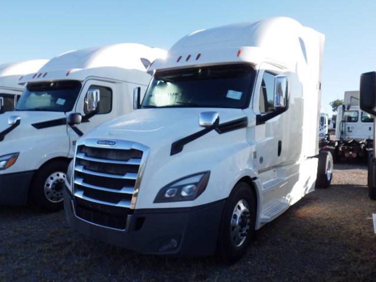 2019-freightliner-cascadia-126-image-1
