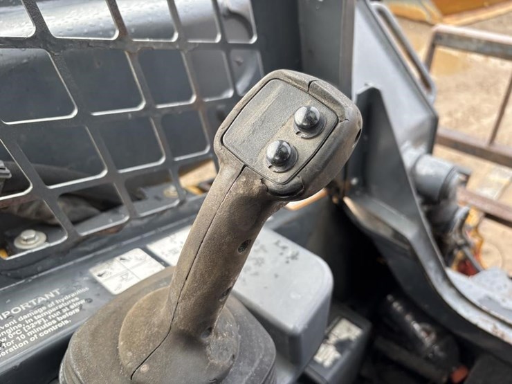 deere-325g-image-25