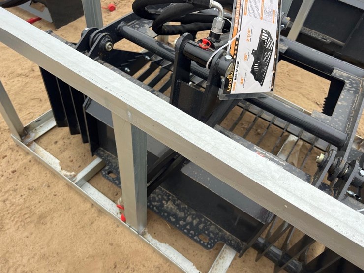 unused-landhonor-mgb-72-44w-44"-mini-grapple-bkt-image-4