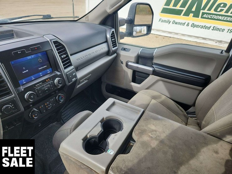 2021-ford-f350-image-17