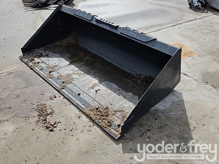 72"-bucket-to-suit-skidsteer-image-1