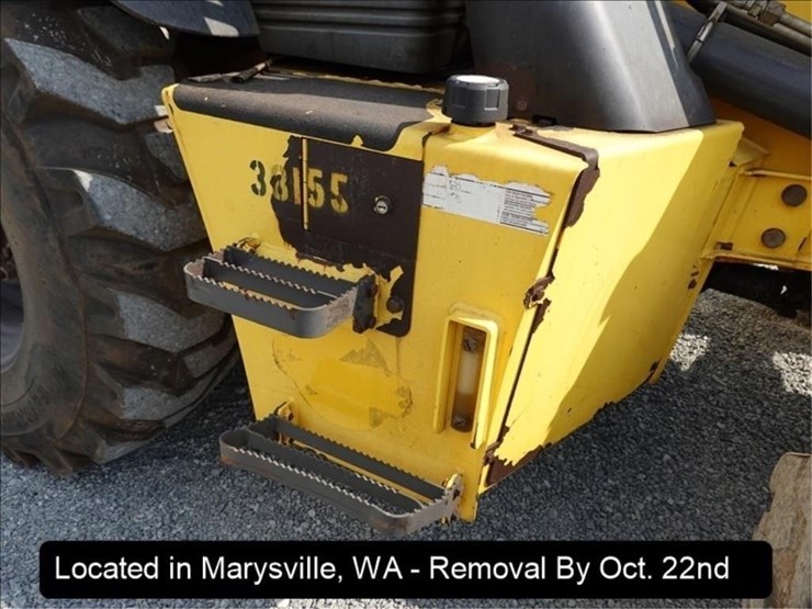 2017-new-holland-b95c-image-30