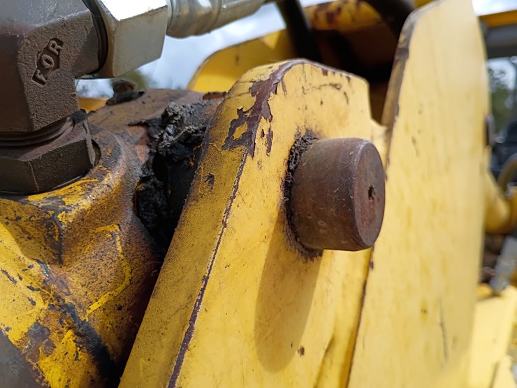 new-holland-lb75-image-86