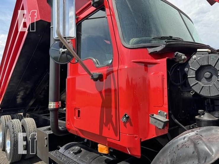 mack-granite-cv713-image-39