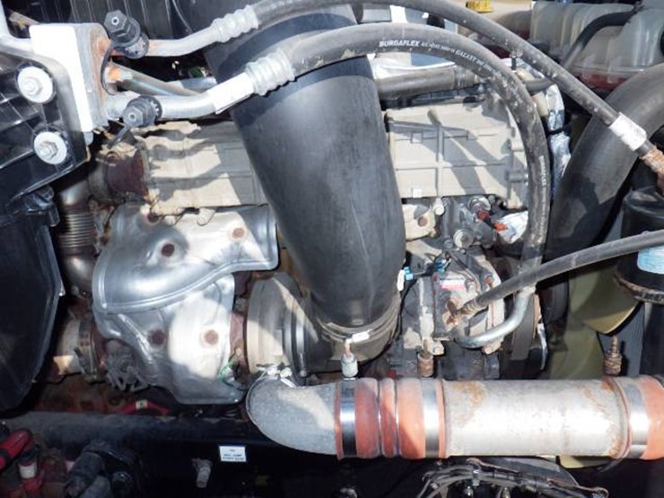 freightliner-cascadia-126-image-15