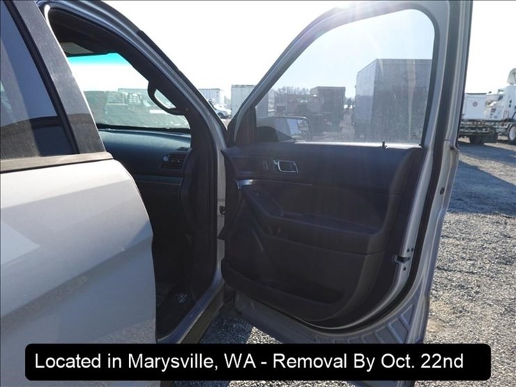 2015-ford-explorer-image-25